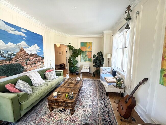 Foto del edificio - 925 E Wells St