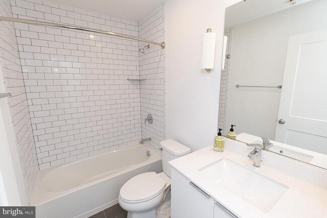 Building Photo - 1209 Wynton Pl NE