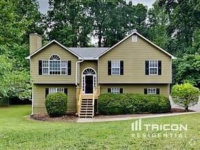 Building Photo - 207 Legend Dr