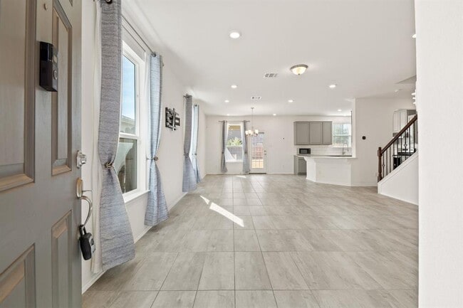 Building Photo - 365 Rocroi Dr