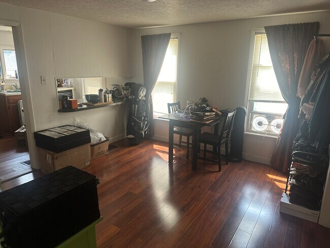 Building Photo - 11 Beebe Ave