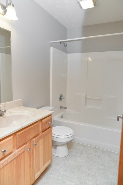 Building Photo - 1472 W Rockcrest Dr