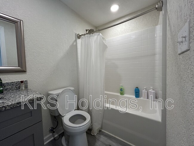 Foto del edificio - 622 Mason Ave