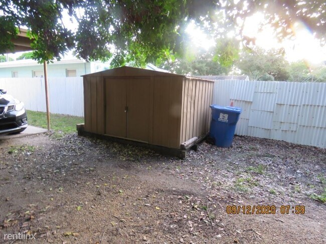 Foto del edificio - 2 br, 1 bath House - 4012 13th Ave N