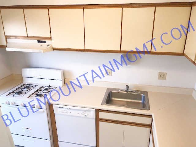 Building Photo - 2 br, 1.5 bath House - 3445 Rebecca Lane #D