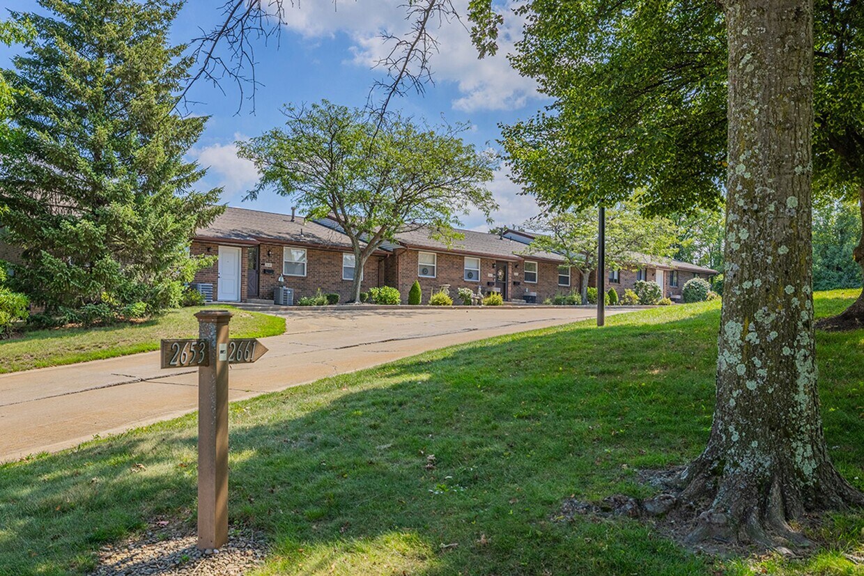 Foto principal - Willowood Village Apartments & Townhomes