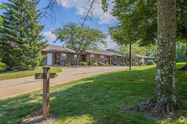 Building Photo - Willowood Village Apartments & Townhomes
