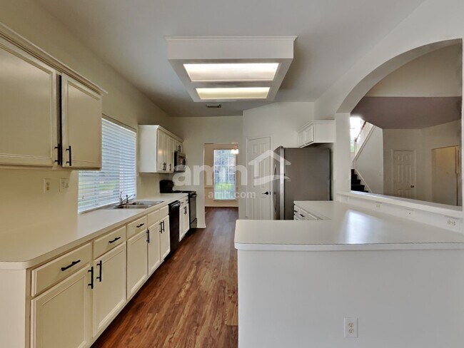 Foto del edificio - 2036 Pembroke Bay Dr