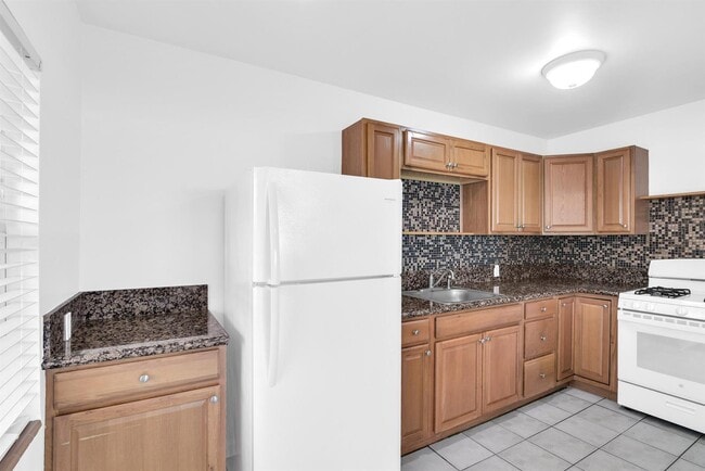 Foto del edificio - 815 N J St