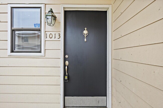 Foto del edificio - 3/2 townhouse at the Rez!