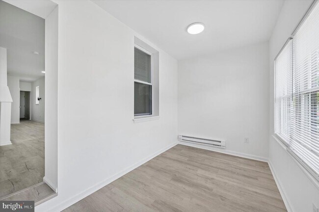 Foto del edificio - 248 N Alden St