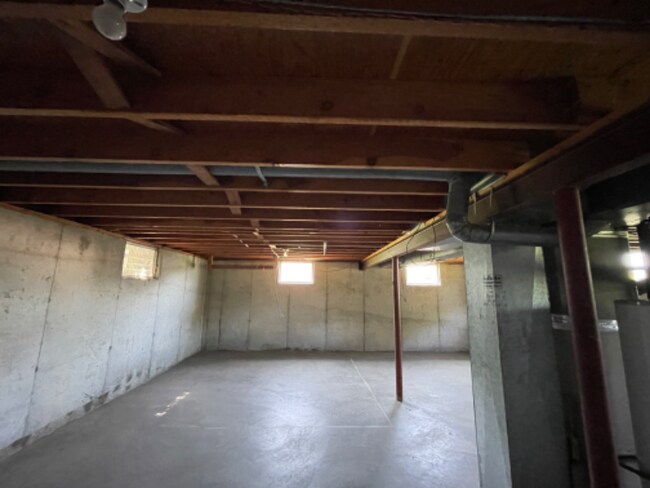 Building Photo - 2323 S Grand Ave