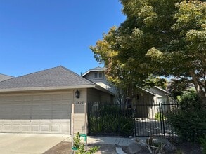Building Photo - 2429 Christiansen Ct