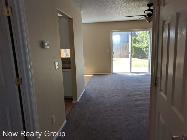Foto del edificio - 3 br, 3 bath House - 685 SE 71st Ave