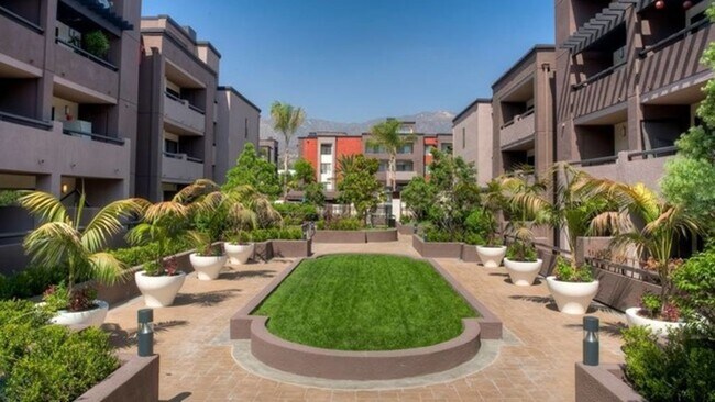 Building Photo - 350 S San Fernando Blvd