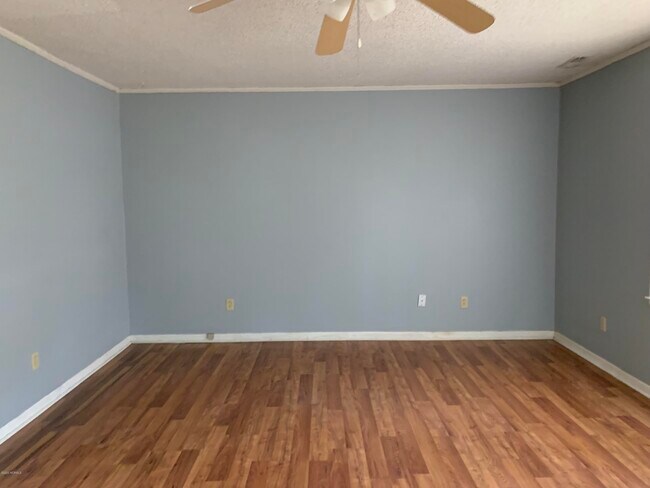 Foto del edificio - 107 Royal Ct