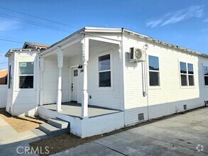 Building Photo - 1356 E 94th St