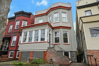 Building Photo - 158 Edgar St