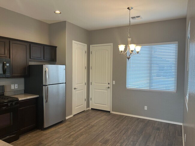 Foto del edificio - Three Bedroom in Granville