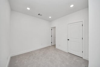 Building Photo - 2708 Bostic St