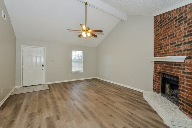 Building Photo - 6597 Sungate Dr S