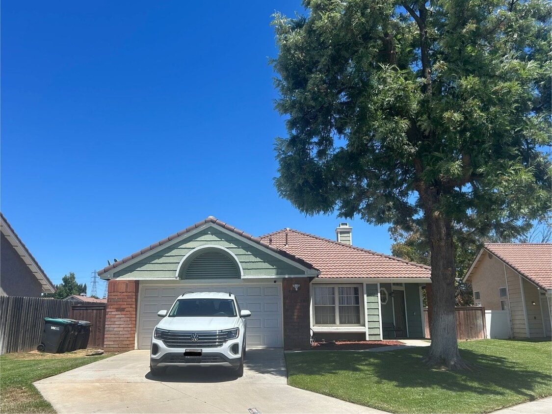 Building Photo - Charming 3 bedroom 2 bathroom Home in Beaumont, Ca.