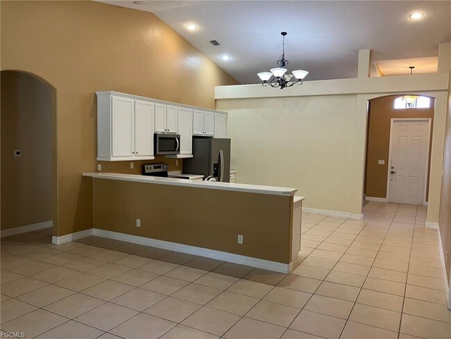 Building Photo - 8766 Tropical Ct