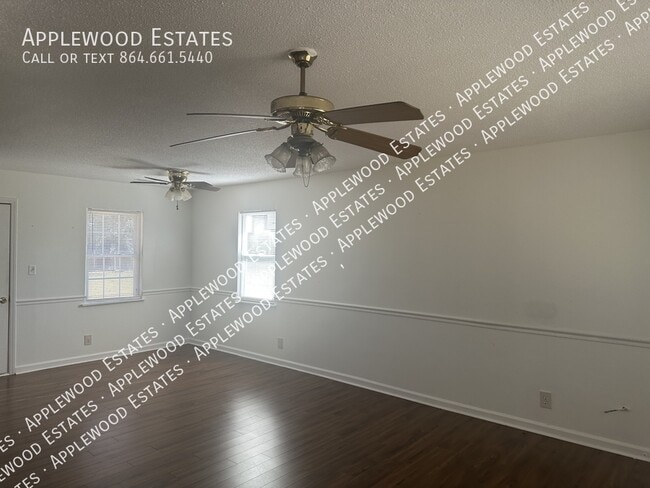 Building Photo - 218 Donavon Dr