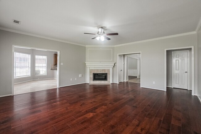 Building Photo - 4923 Laurel Hill Ct