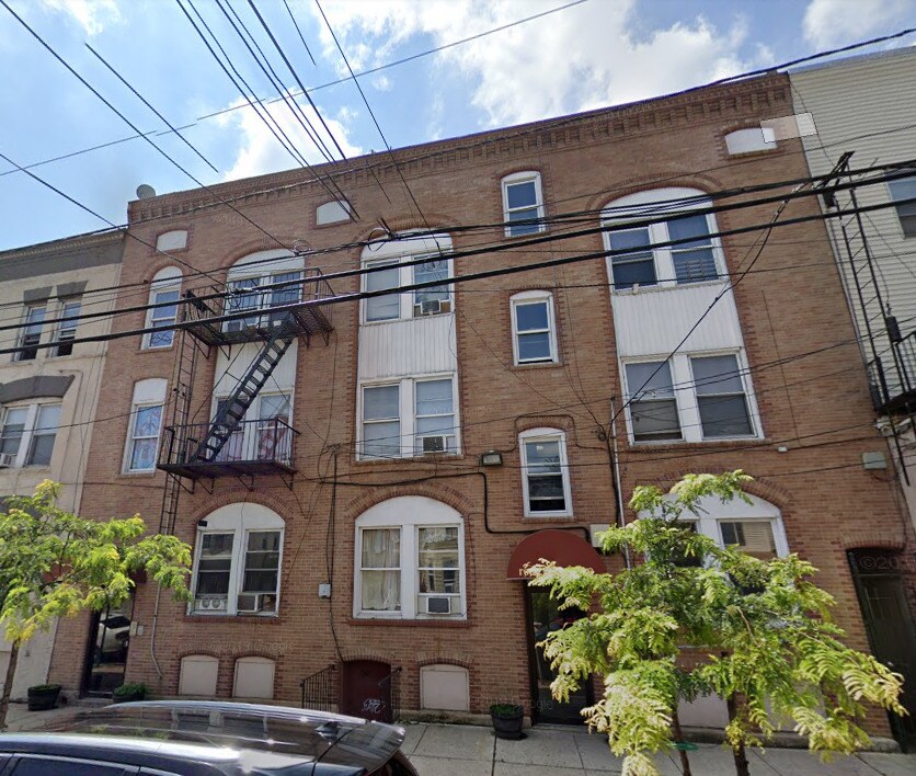 Primary Photo - 422 E Jersey St