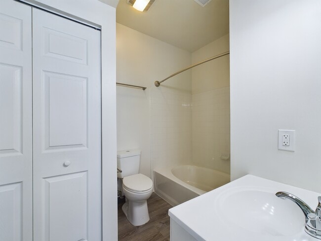 Bathroom with Garden Tub - Botanica Cottages