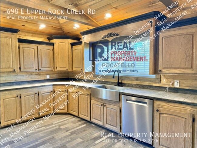 Foto del edificio - 698 E Upper Rock Creek Rd