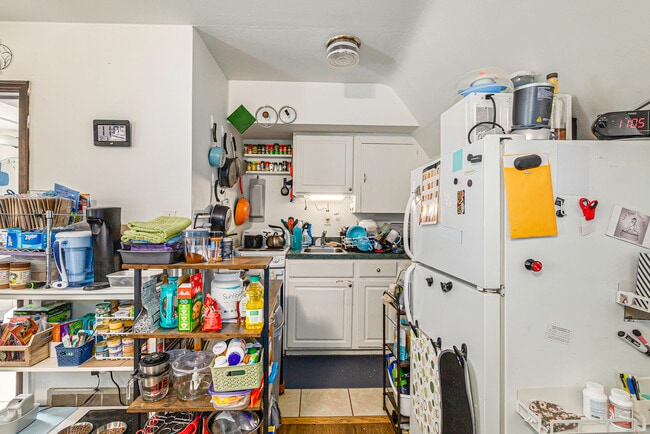 Foto del edificio - 608 W Washington-4