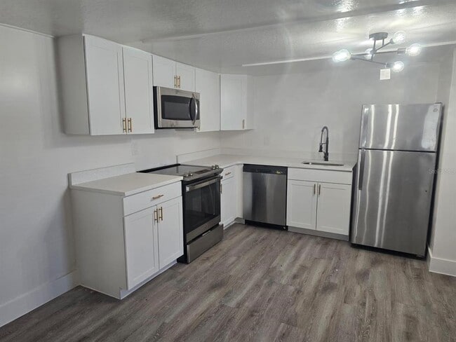 Foto del edificio - 815 St Charles Dr