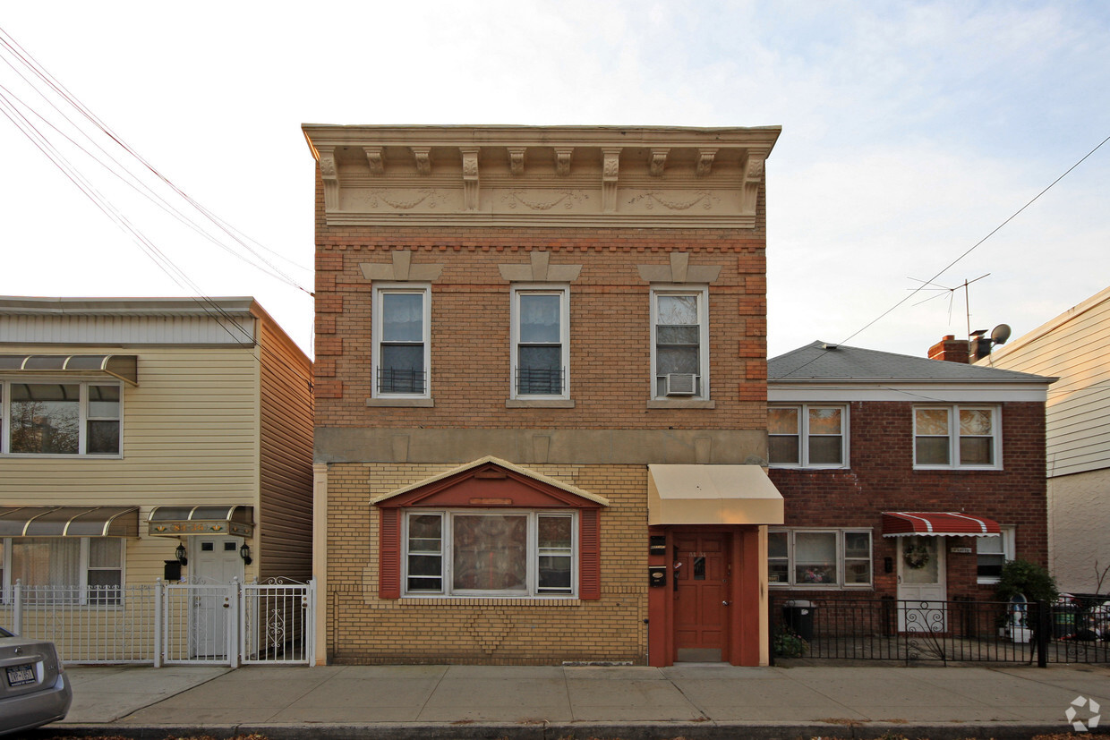 Primary Photo - 84-34 102nd Ave