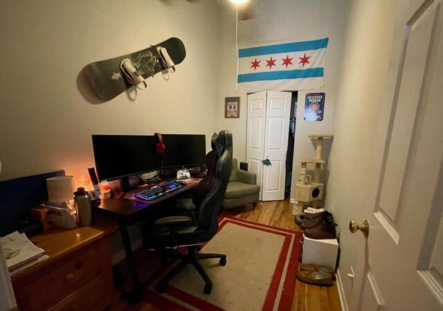 Foto del edificio - 1302 N Milwaukee Ave