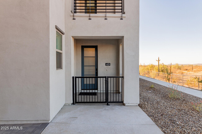 Building Photo - 2121 Sonoran Desert Dr