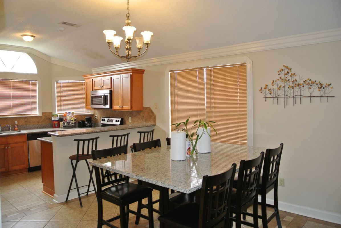 Foto del edificio - 3653 Timber Bluff Ln