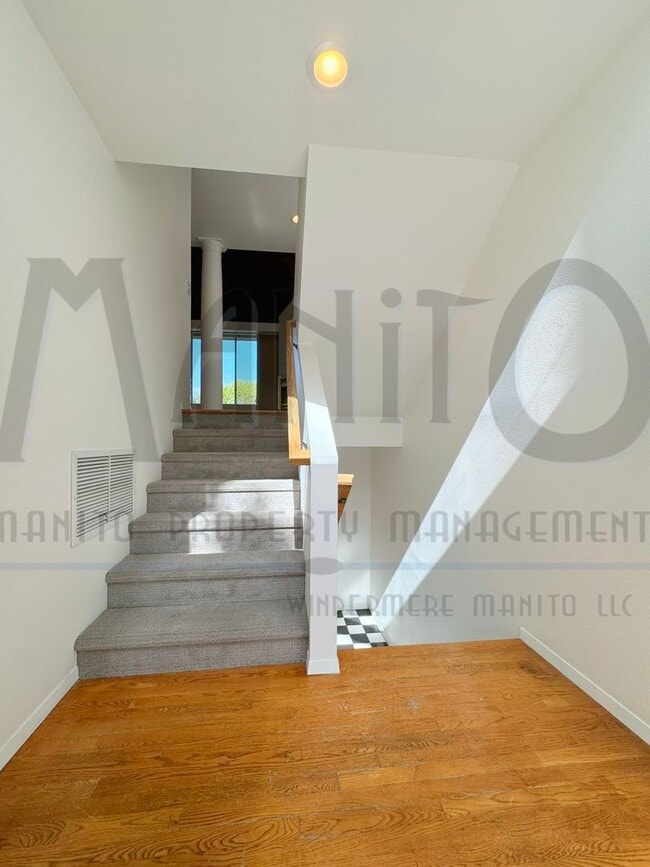 Building Photo - Unique Jon Sayler Designed Townhome