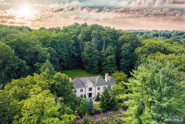Primary Photo - 233 W Saddle River Rd