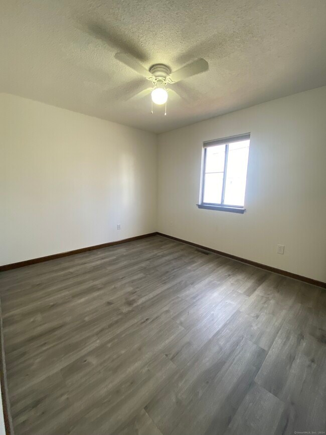 Building Photo - 104 Seaside Ave