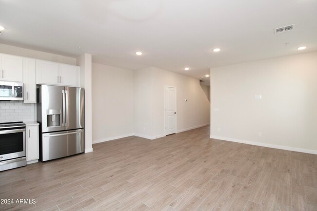 Building Photo - 2818 Red Fox Rd