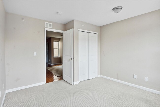 Building Photo - 4 br, 2 bath Duplex - 1839 WILLINGTON ST U...