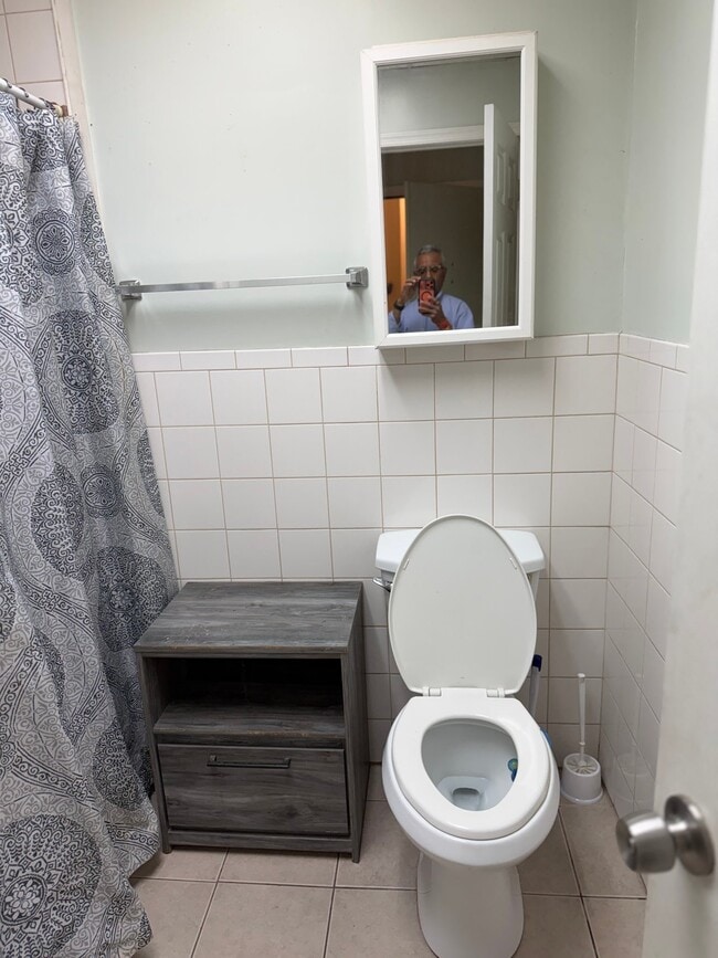 Foto del edificio - 1635 Centre Ave