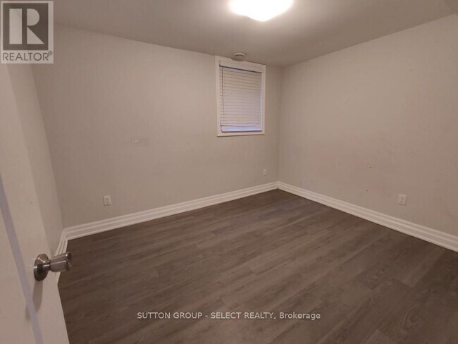 Photo du bâtiment - 83 Britannia Ave