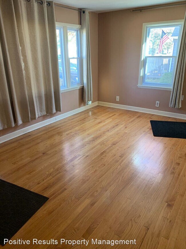 Foto del edificio - 3 br, 1 bath House - 2128 Dresden Ave