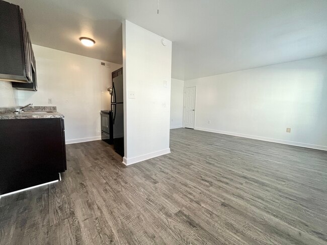 2 BR, 1 BTH - 731 SF - Autumn Ridge Apartments