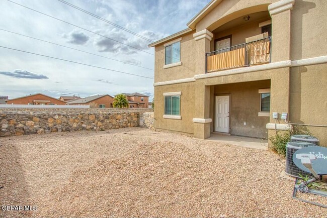 Building Photo - 14300 Gil Reyes Dr