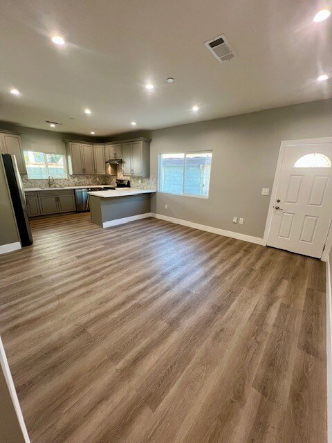 Foto del edificio - 6227 Orion Ave