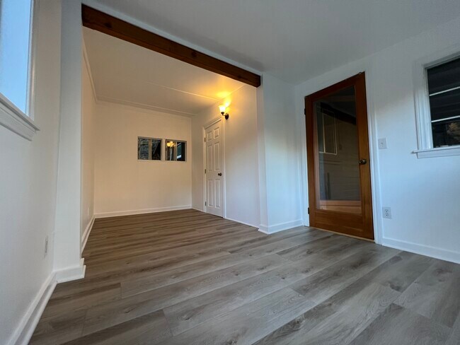 Building Photo - 1419 N Topanga Canyon Blvd